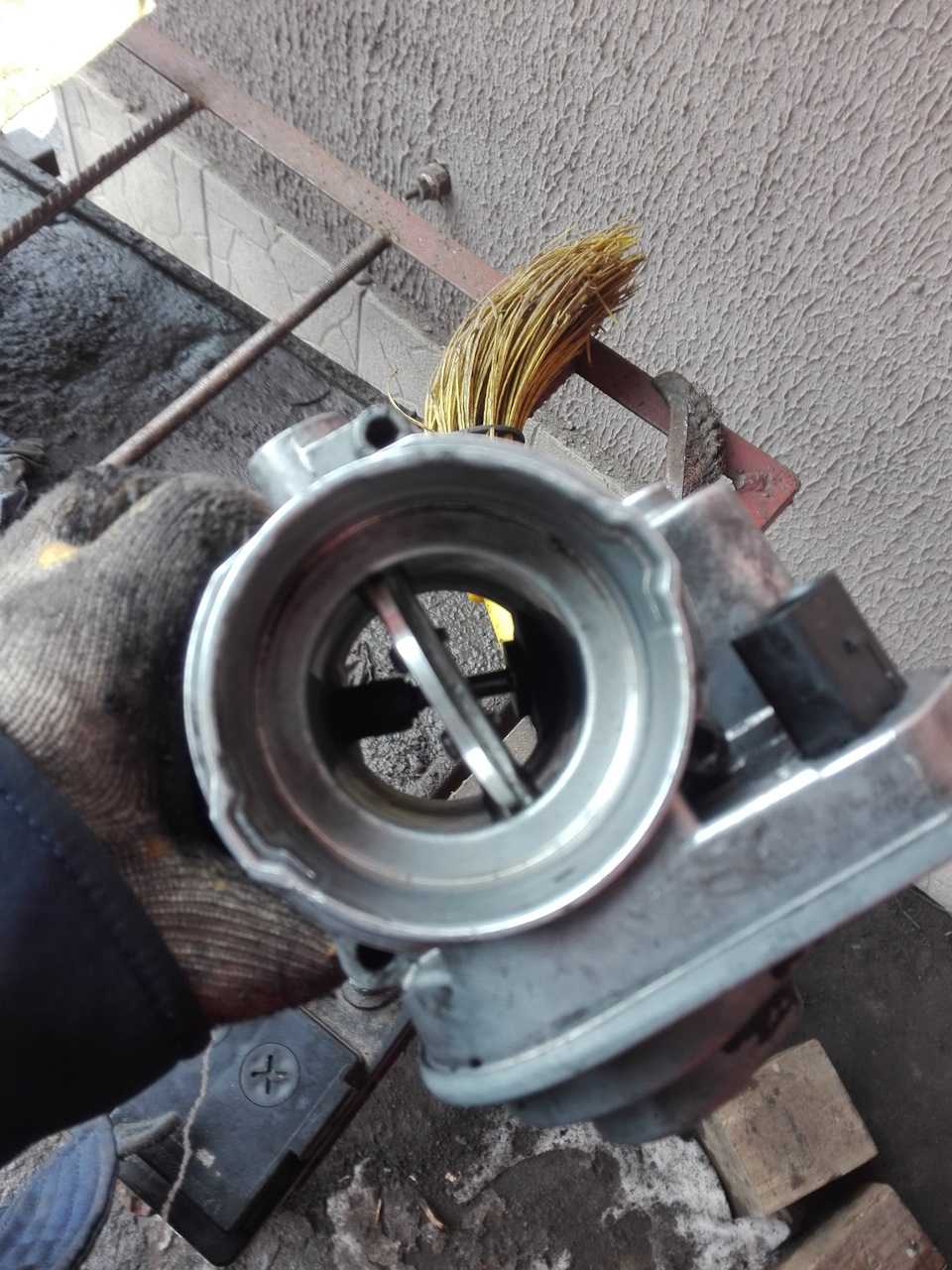 Чистка клапана ЕГР — Mitsubishi Grandis, 2 л, 2006 года | визит на ...