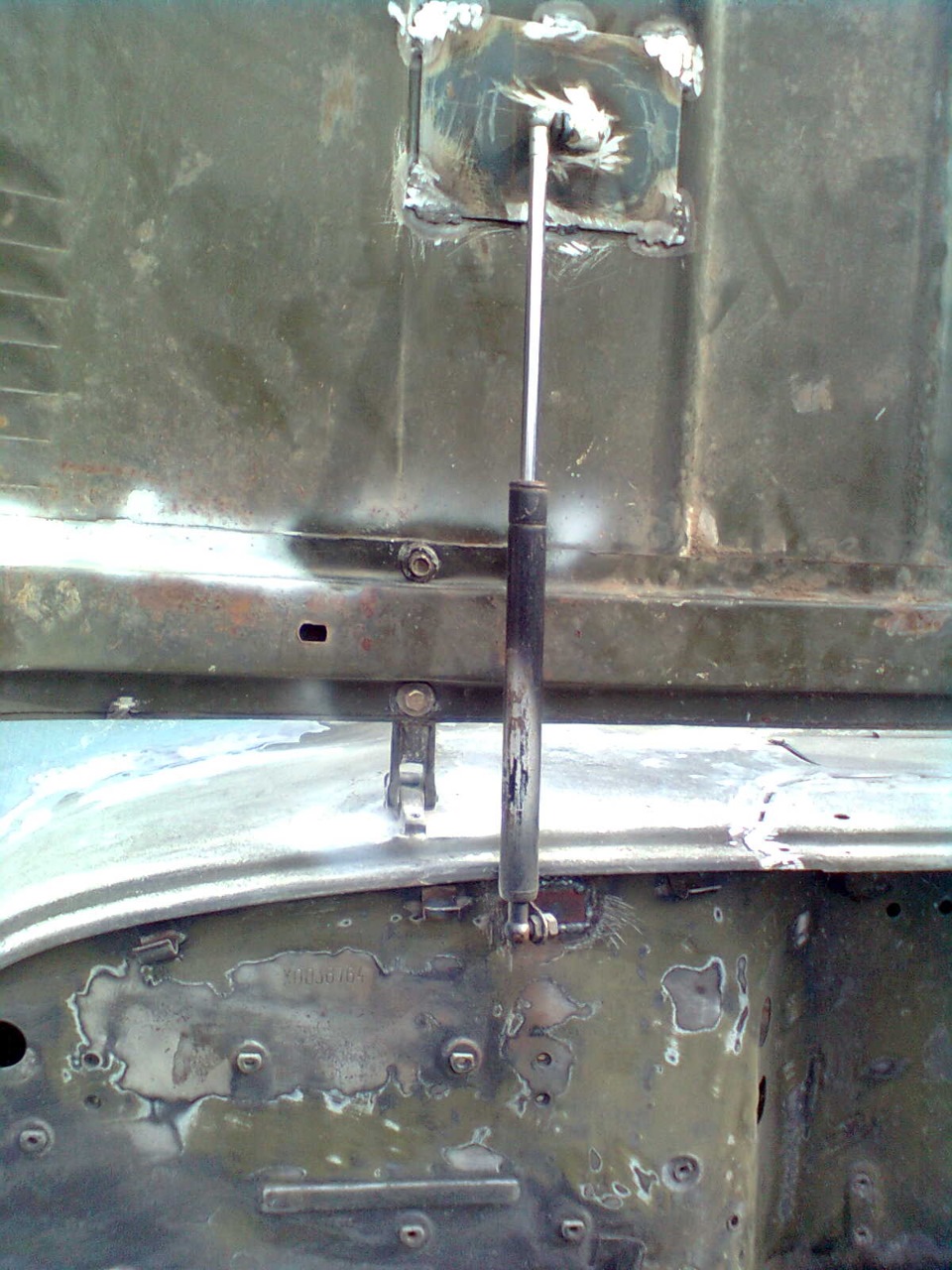 стойки на капот — УАЗ 3151, 2,5 л, 1998 года | тюнинг | DRIVE2