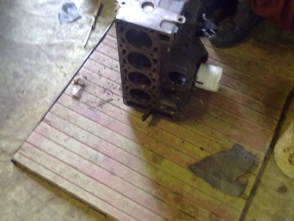 Застучал двигатель, из за недостачи масла !((( — LADA 21013, 1,6 л ...