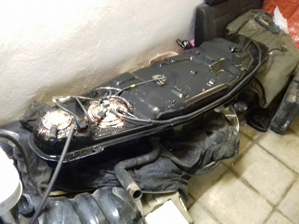 Фото в бортжурнале Mitsubishi Montero III (V60)