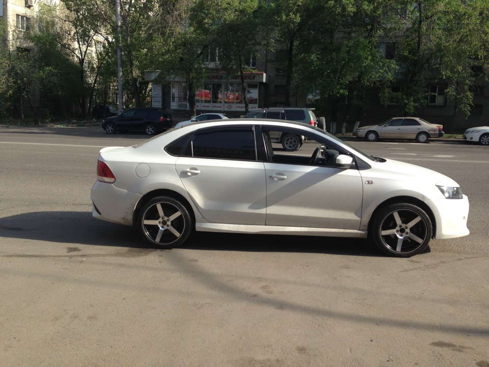 R16 v. Скад r17 поло. Neo v03 1560 Polo sedan. Поло белый r17 Воссен. Скад Легенда r17 215 55.