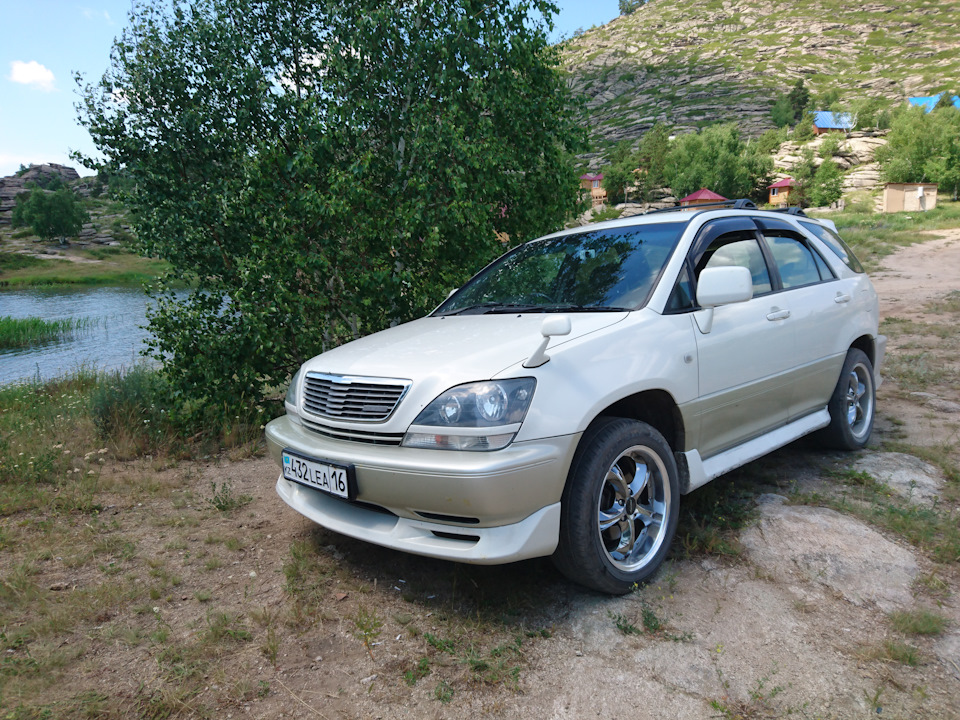 Тойота харриер 1998 год. Toyota Harrier 1998. Тойота Харриер 1998 года. Тойота Харриер белый 1998 года. Toyota Harrier 1999