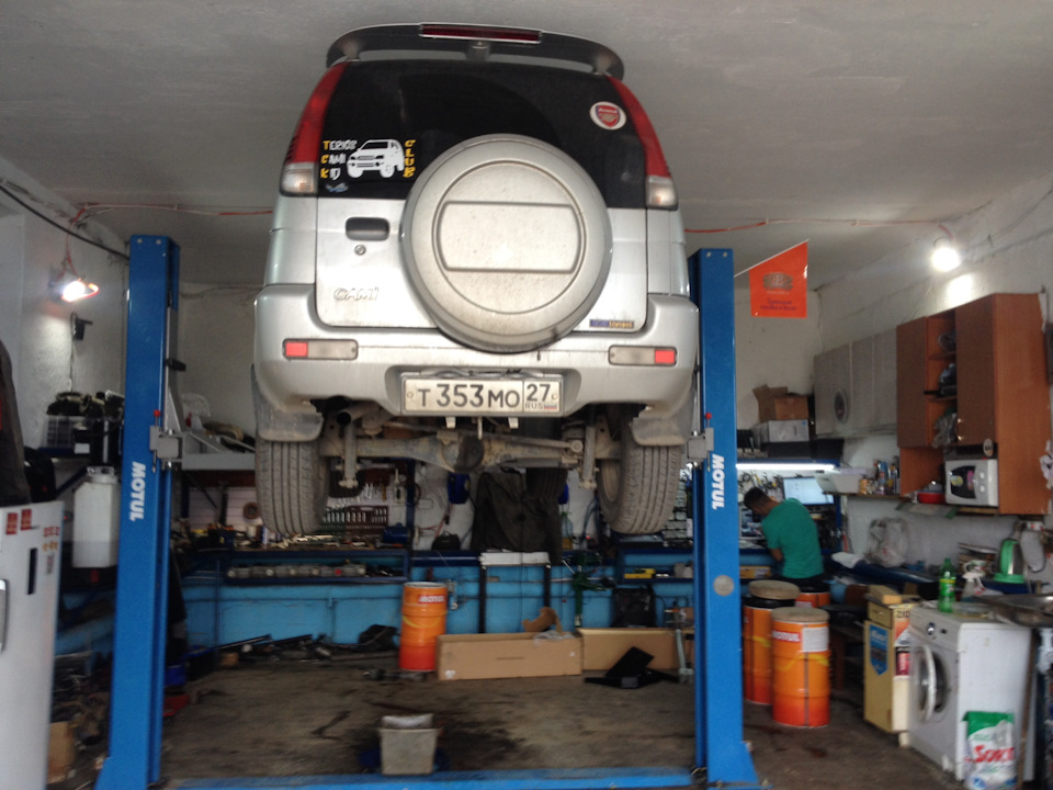 Замена переднего сальника на раздатке — Toyota Cami, 1,3 л, 2002 года ...