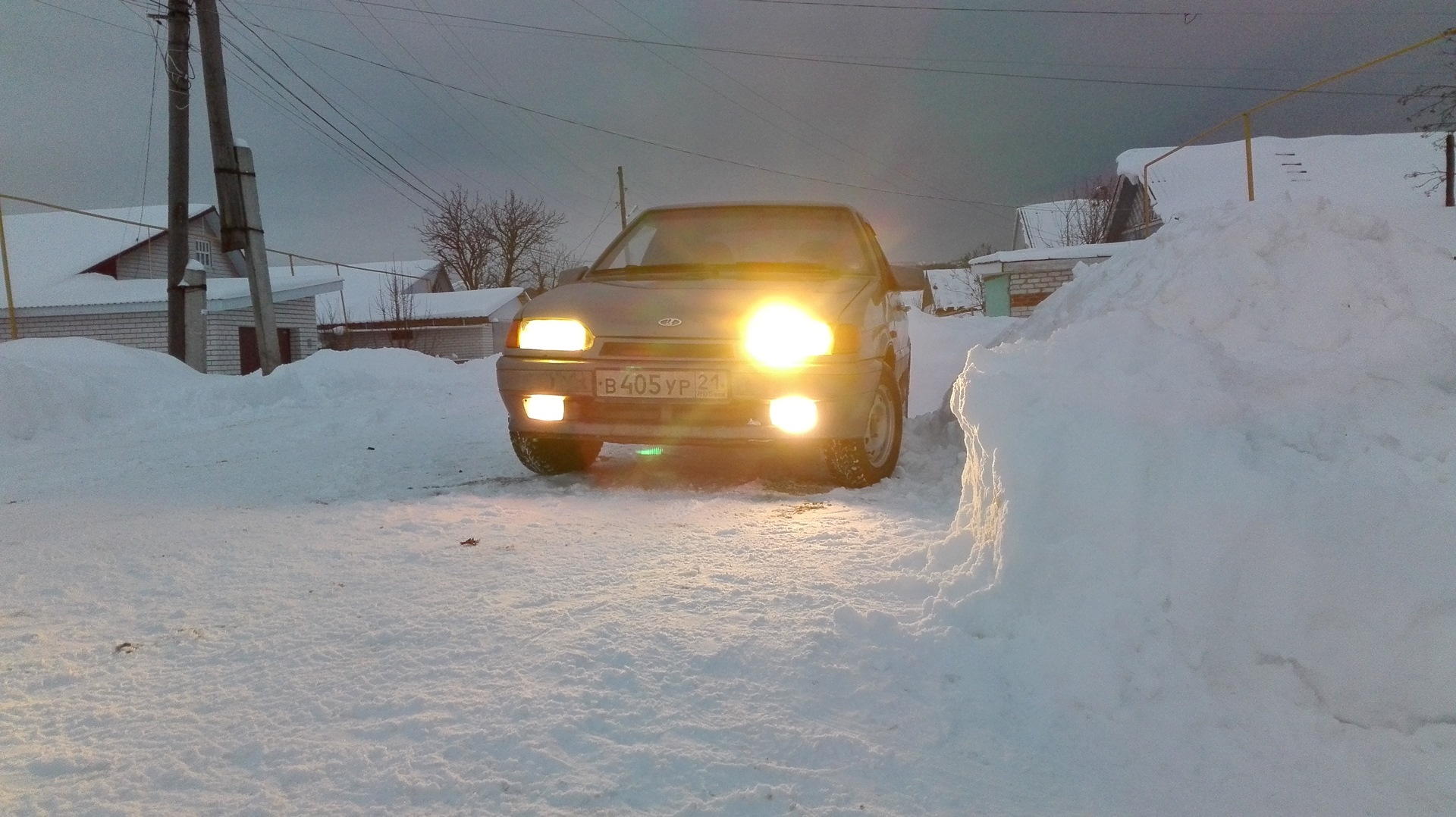 Задевает переднее правое колесо при торможении — Lada 2115, 1,5 л, 2005  года | поломка | DRIVE2