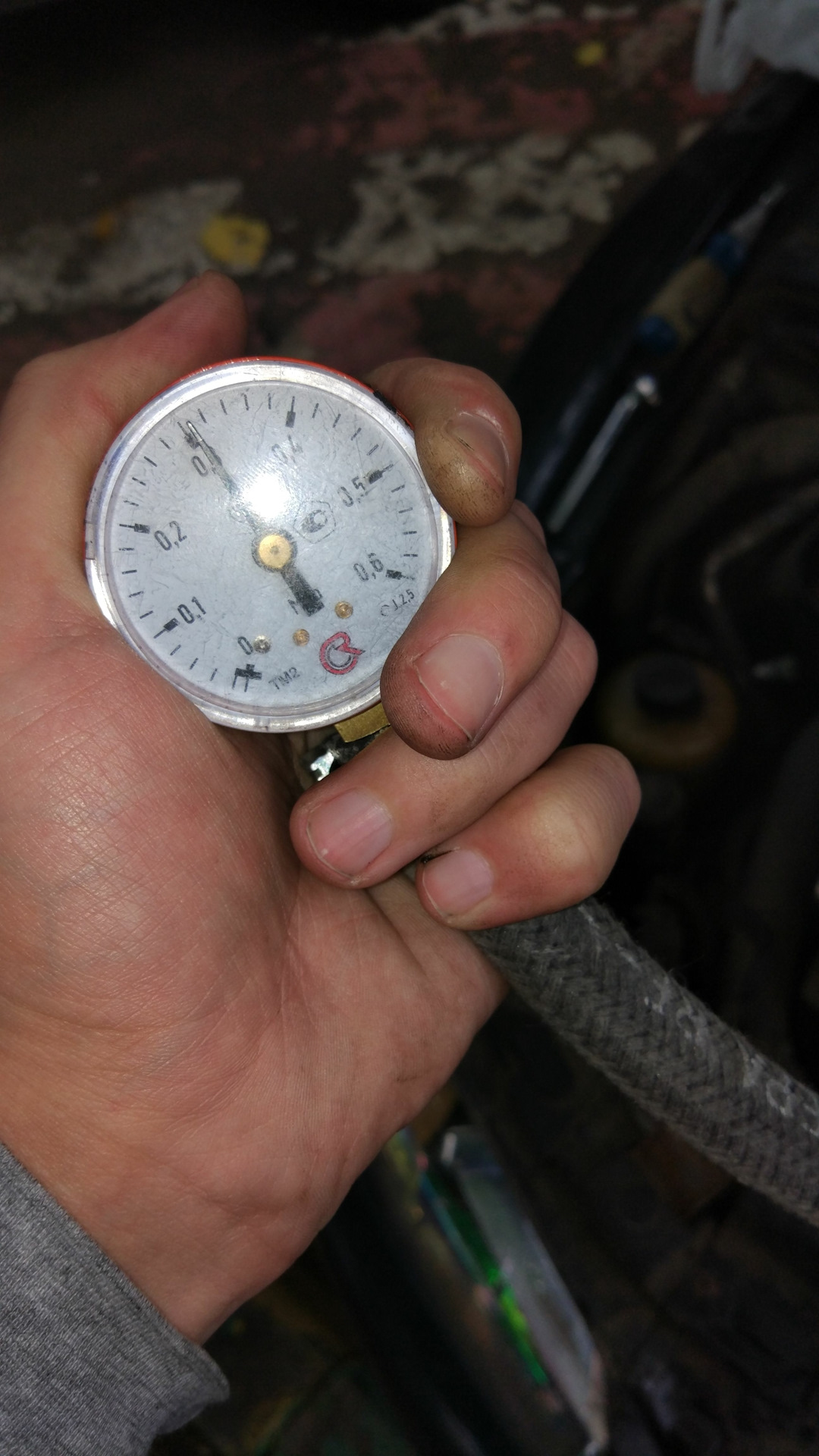 Elantra 2011 замер давления топлива. Манометр топливной рампы мта-2. Давление бензонасоса ваз 2110. Mitsubishi pajero io замер давления подкачивающего насоса. Манометр измерения давления топлива ваз 2110 инжектор.