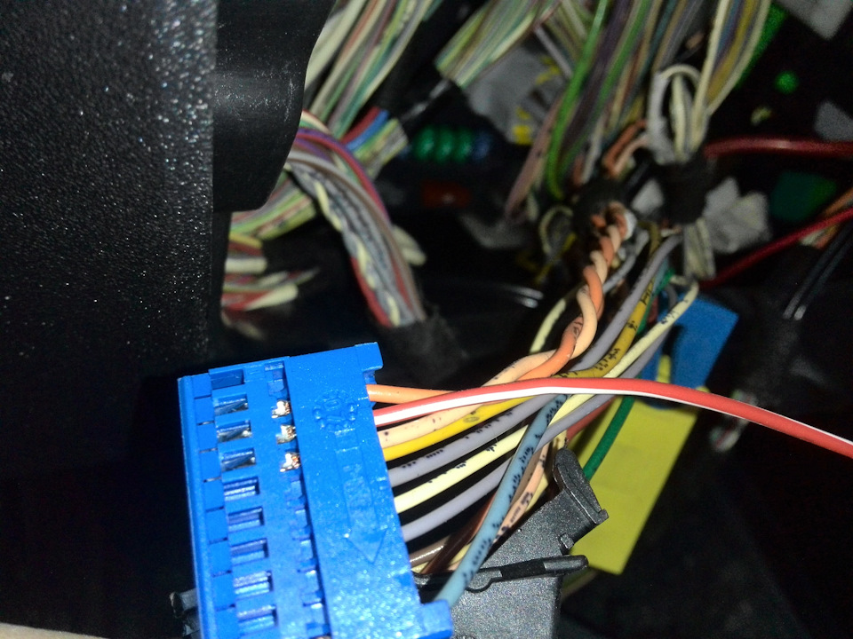 Снятая синяя колодка — Citroen C4 (1G)