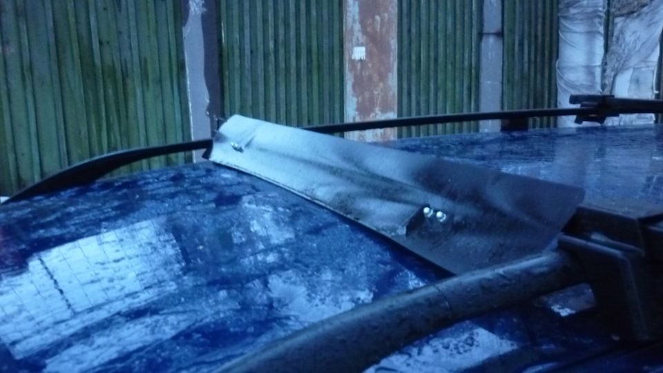 Самодельный обтекатель(спойлер) багажника на крыше. — Volkswagen Passat ...