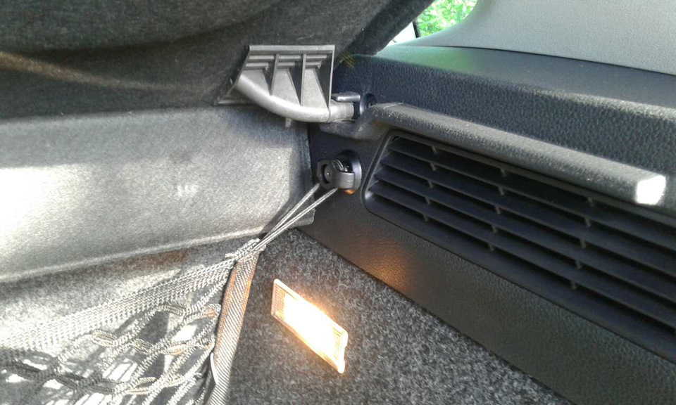 Верхние крепления сетки багажника (6Y5868280) — Volkswagen Tiguan (1G ...