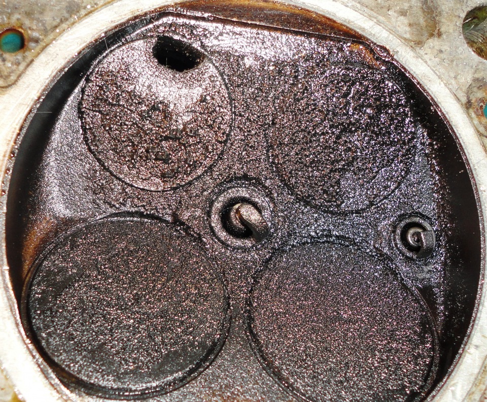 5 клапанная крышка. цилиндр приора. дефекты клапанов двигателя. движок затроил. затроил.