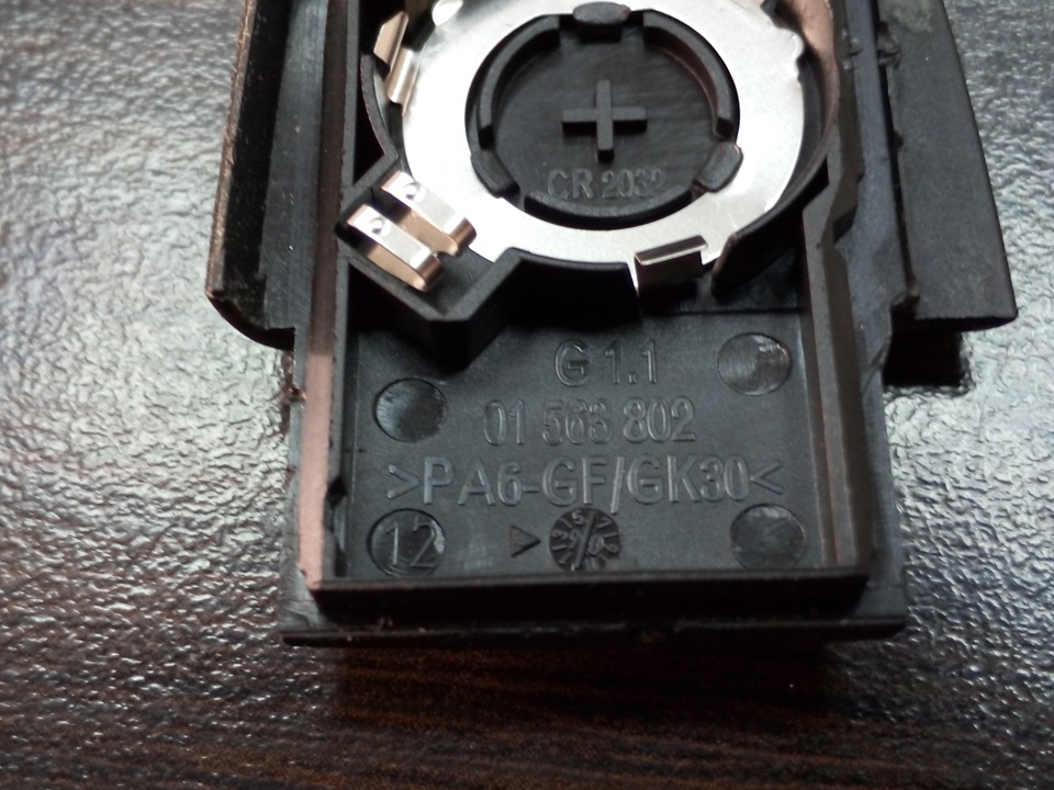 Замена батарейки в ключе — Skoda Octavia A5 Mk2, 1,6 л, 2006 года ...