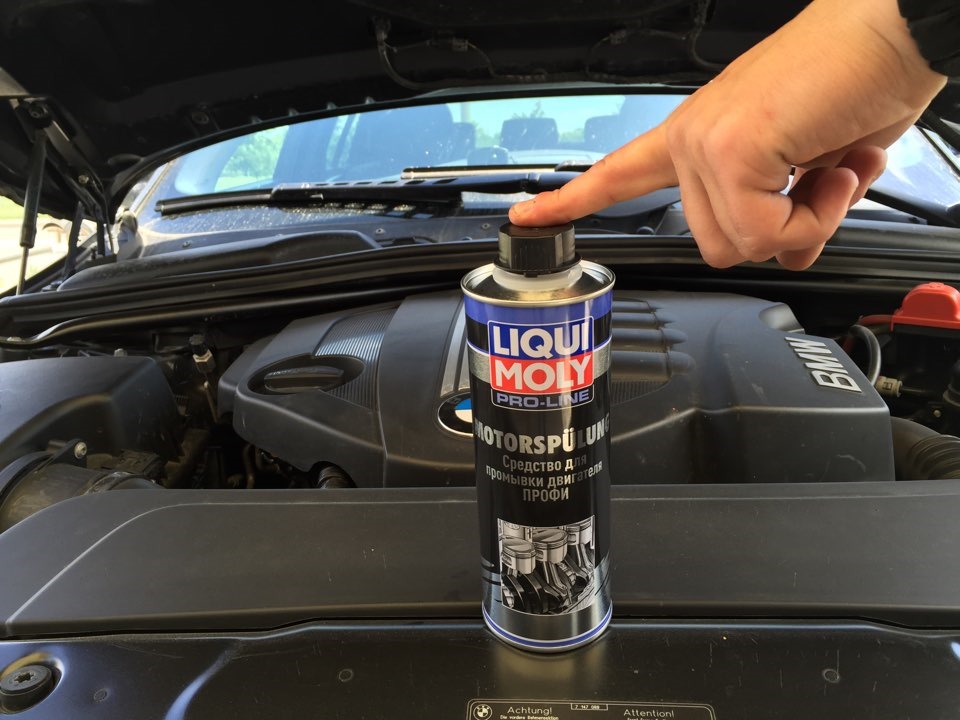 Промывка двигателя стоит ли. Промывка двигателя Liqui Moly. STP присадка средство для промывки двигателя. 7592 Liqui Moly промывка двигателя. Промывка масл системы.