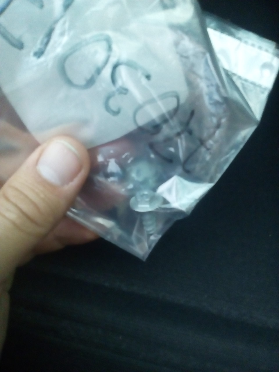 7703017104 — Renault Duster (1G). Запчасти на фото: 7703017104