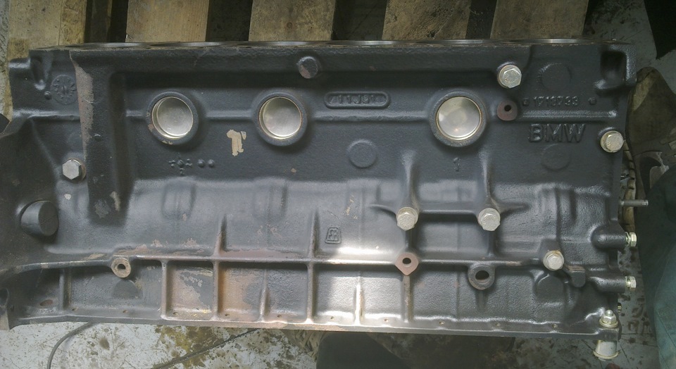 Мойка и, покраска блока цилиндров M30B35 — BMW 7 series (E32), 3,5 л ...