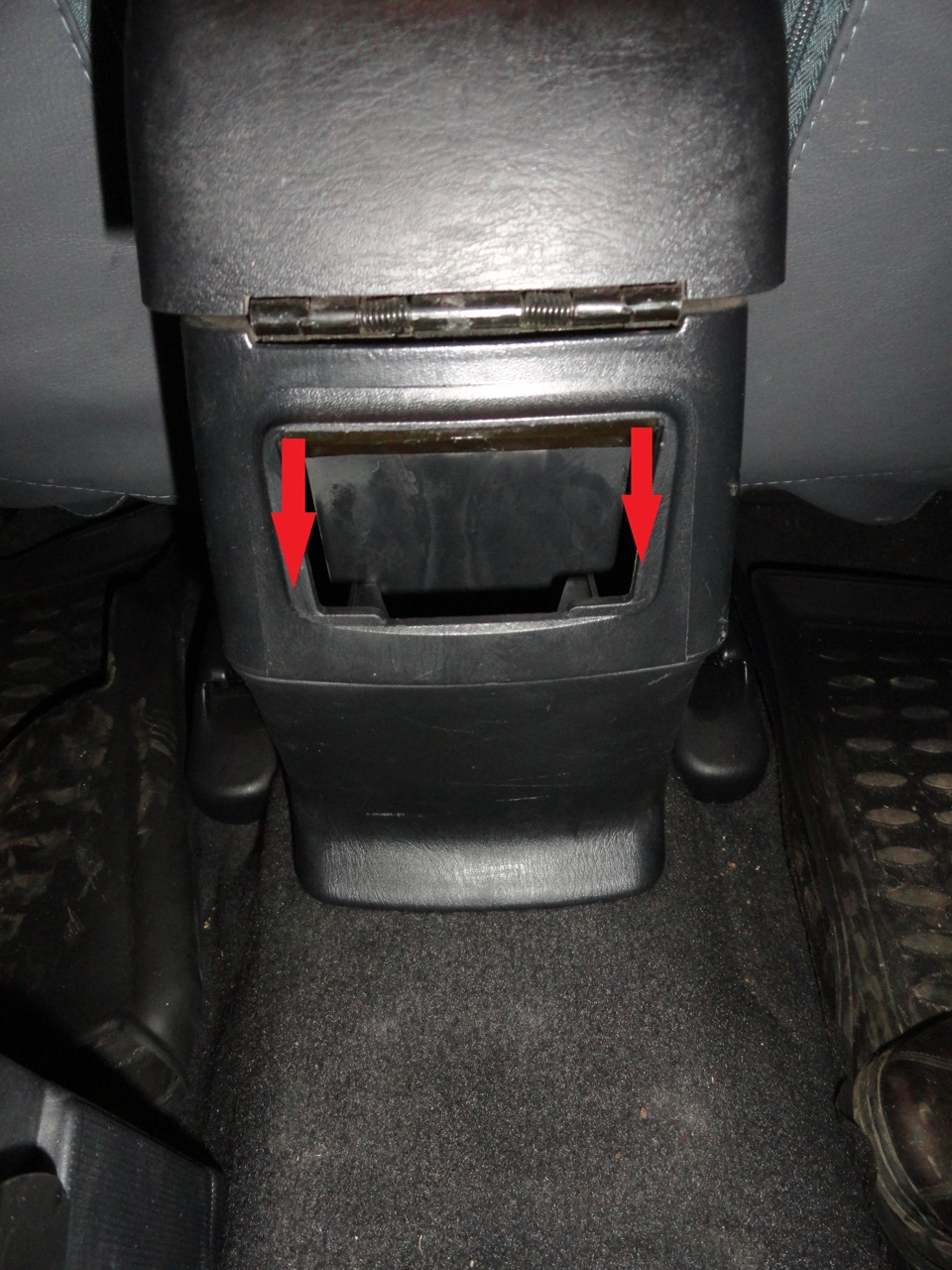 Фото в бортжурнале Nissan Almera Classic (B10)