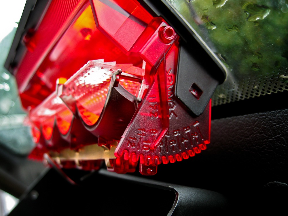 Доп стоп сигнал амарок. Дополнительный стоп сигнал на фольксваген амарок. Защита стоп сигналов. Защита стоп сигналов. Защита стоп сигналов.