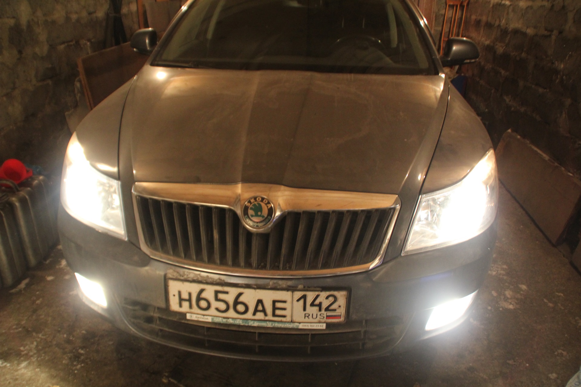 Замена ближнего света и лампочки в ДХО — Skoda Octavia A5 Mk2, 1,8 л ...