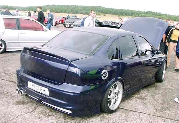 Колеса вектра б. Тюнингованная Опель Вектра б. Тюнинг Опель Вектра 1997 года. Opel Vectra b 1998 тюнинг. Опель Вектра б 1998 тюнинг.