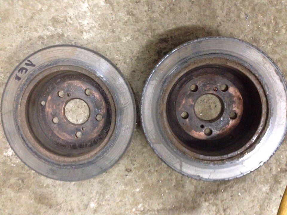 Dead groove brake discs  notches