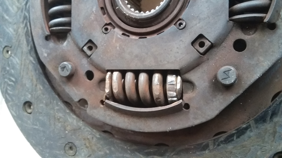 Жесткий выжим сцепления, уставшая нога после езды по городу, и замена ...