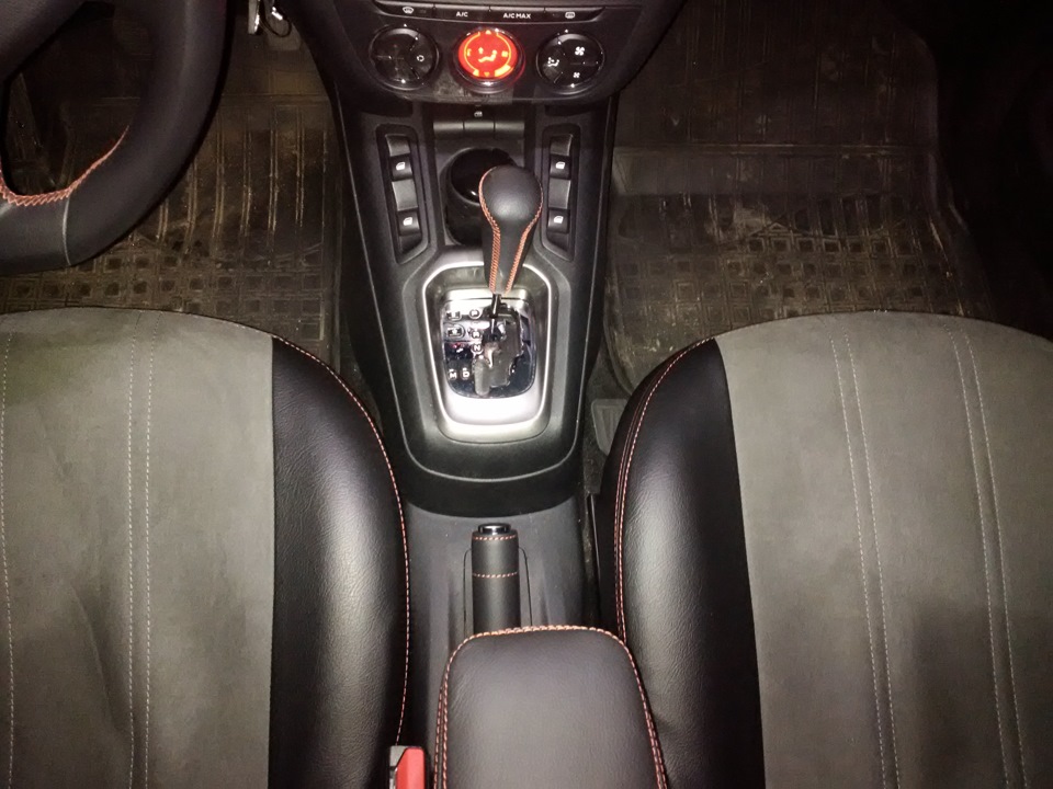 перетяжка штатного подлокотника кожей — Peugeot 301 (2012), 1,6 л, 2013 ...
