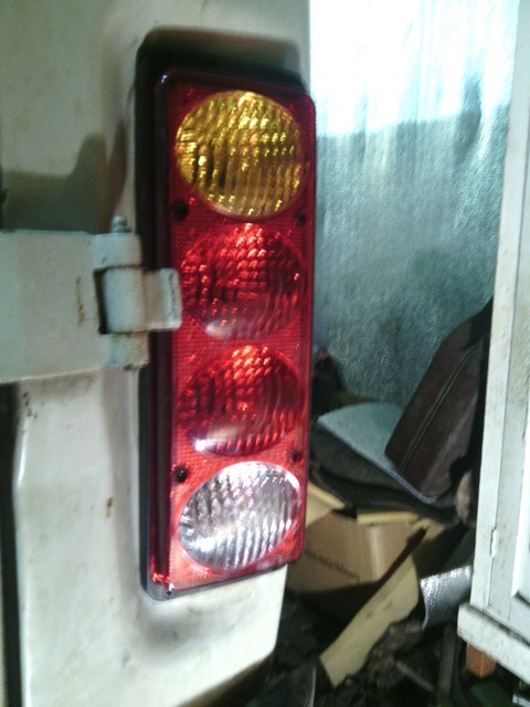 задний противотуманный фонарь уаз буханка. задние габаритные фонари уаз буханка. задние фонари буханки. фонарь задний уаз освар. фонарь задний уаз освар.
