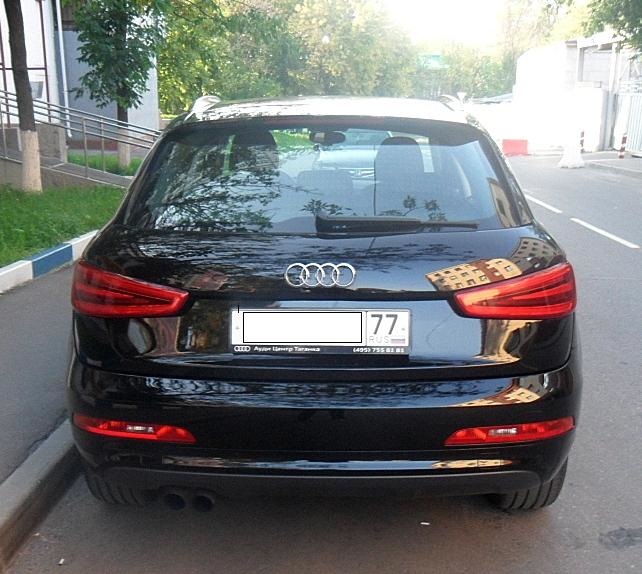 Без шильдика. Audi q3 без шильдов. Шильдики на Audi q3. Ауди q5 без шильдиков. Audi q7 черный шильдик.