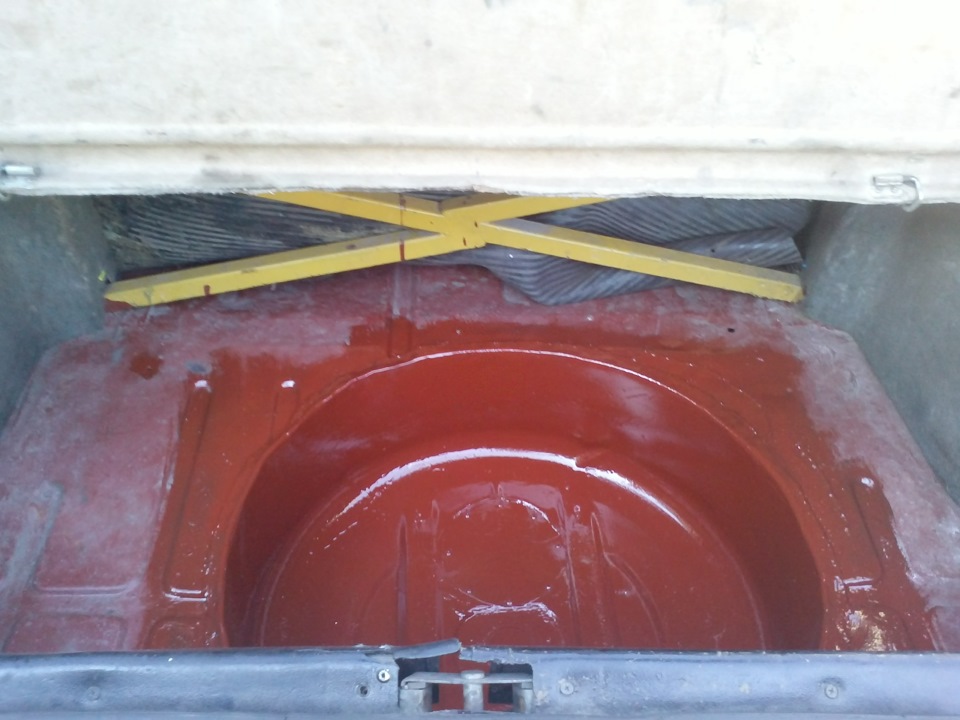 кронштейн запаски москвич 2141. ваз 2107 запаска пол багажника. метан под запаску ваз 2110. запаска на saab 9-3. корыто под запаску.