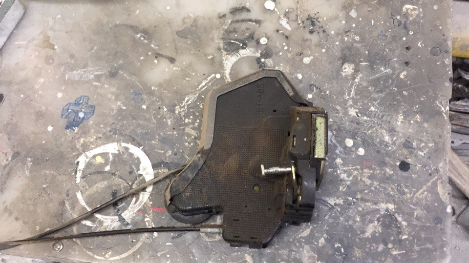 ремонт активатора замка двери — Lexus RX (1G), 3 л, 2000 года | своими ...