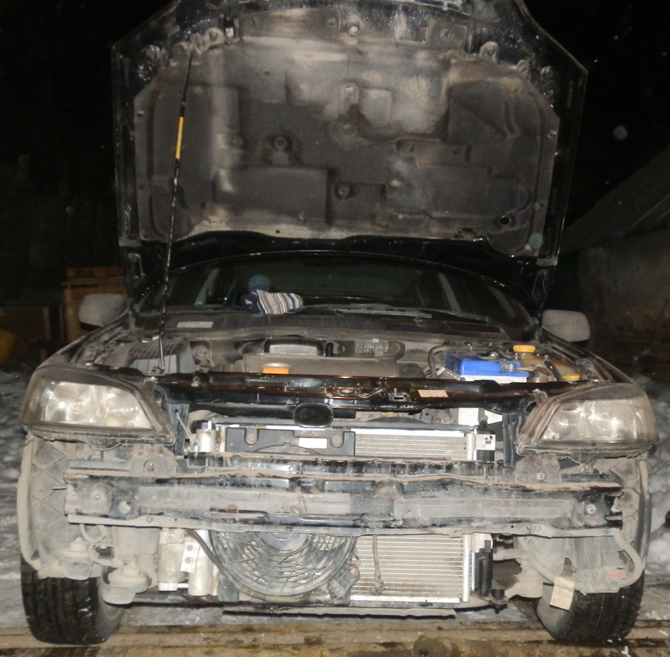 Естественно в процессе завоздушилась система. Я выгонял воздух поставив автомобиль на подъёме передней частью, и повышал обороты двигателя на холостом ходу, приоткрыв при этом крышку расширительного бачка и установив 4-ю скорость моторчика печки. Вроде получилось и пошёл горячий воздух — Opel Astra G