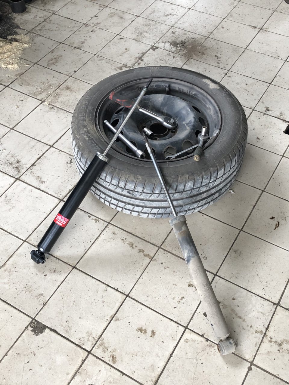 Новый и старый аморт — Citroen C4 L