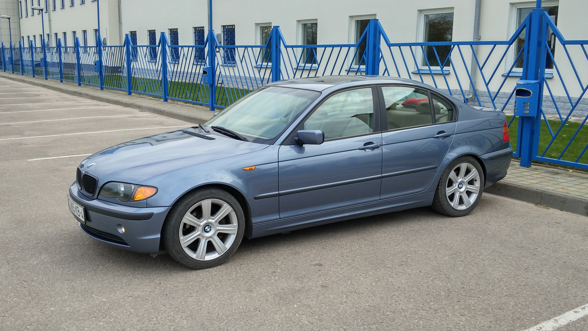 BMW 3 series (E46) 2.5 бензиновый 2002 | серо-голубой металлик на DRIVE2