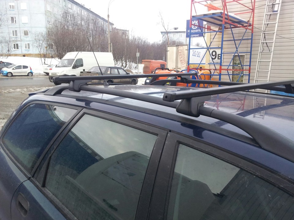 Оригинальные поперечные рейлинги на крышу — Volvo V40 (1G), 1,8 л, 2000 ...