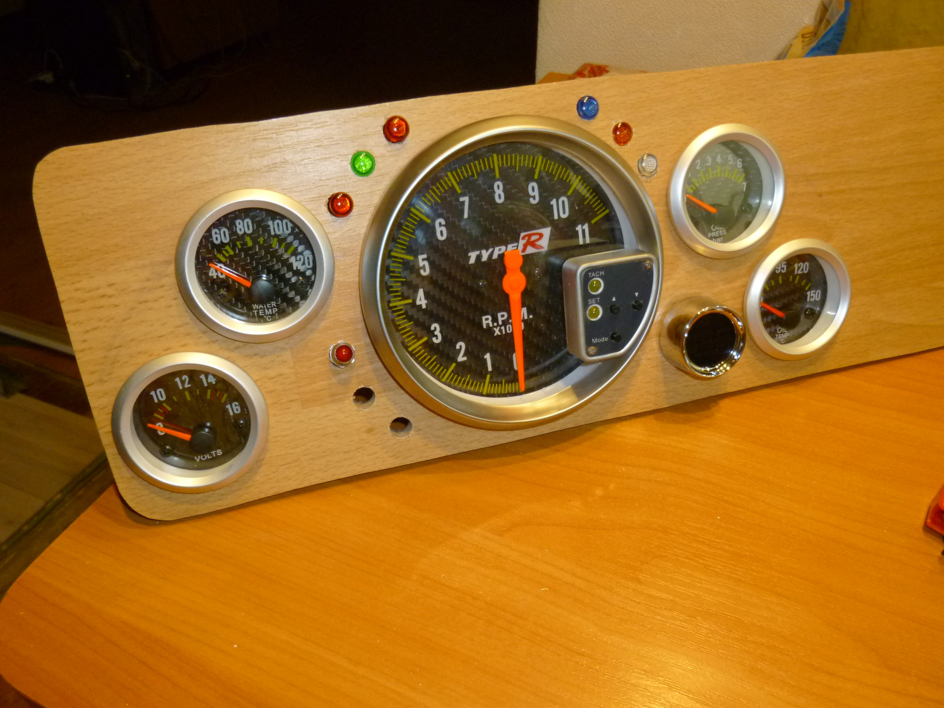 Кастом приборные панели. Кастом приборные панели. Simhub приборная панель. Щиток приборов урал мотоцикл. Кастом приборные панели.