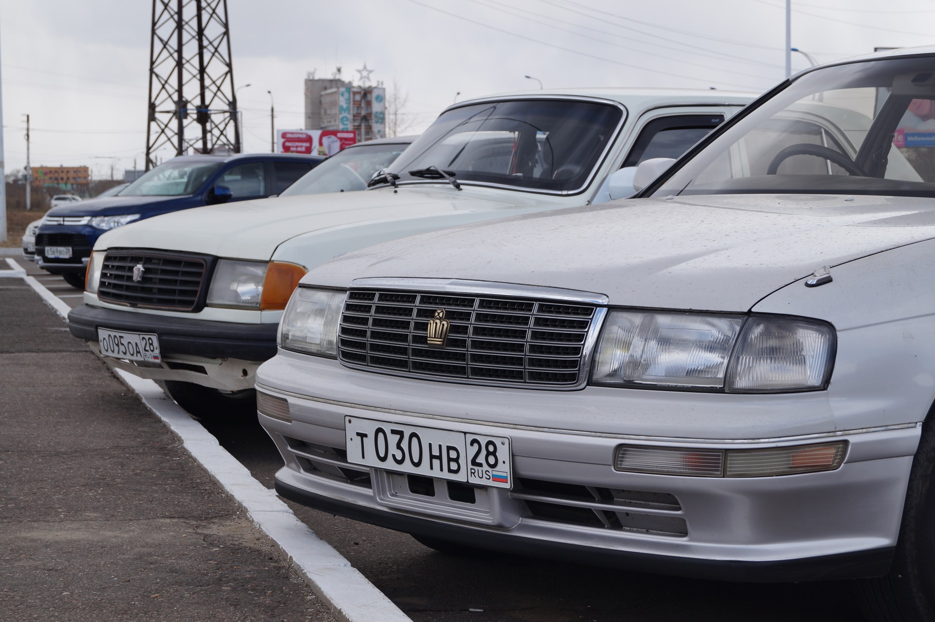 Crown это Волга? или Волга это Crown? — Toyota Crown (S140), 2,5 л, 1994  года | фотография | DRIVE2