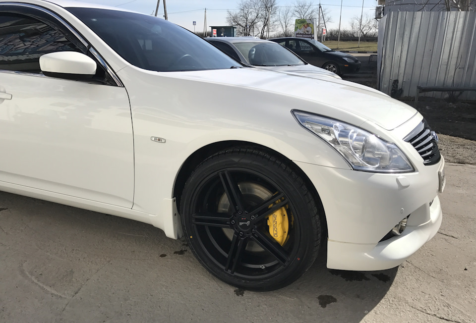 Шины infiniti g25. Диски Инфинити g25 r18. Infiniti g25 Sport. Инфинити g25 на 17 колесах. Пороги Sport Infiniti g25.