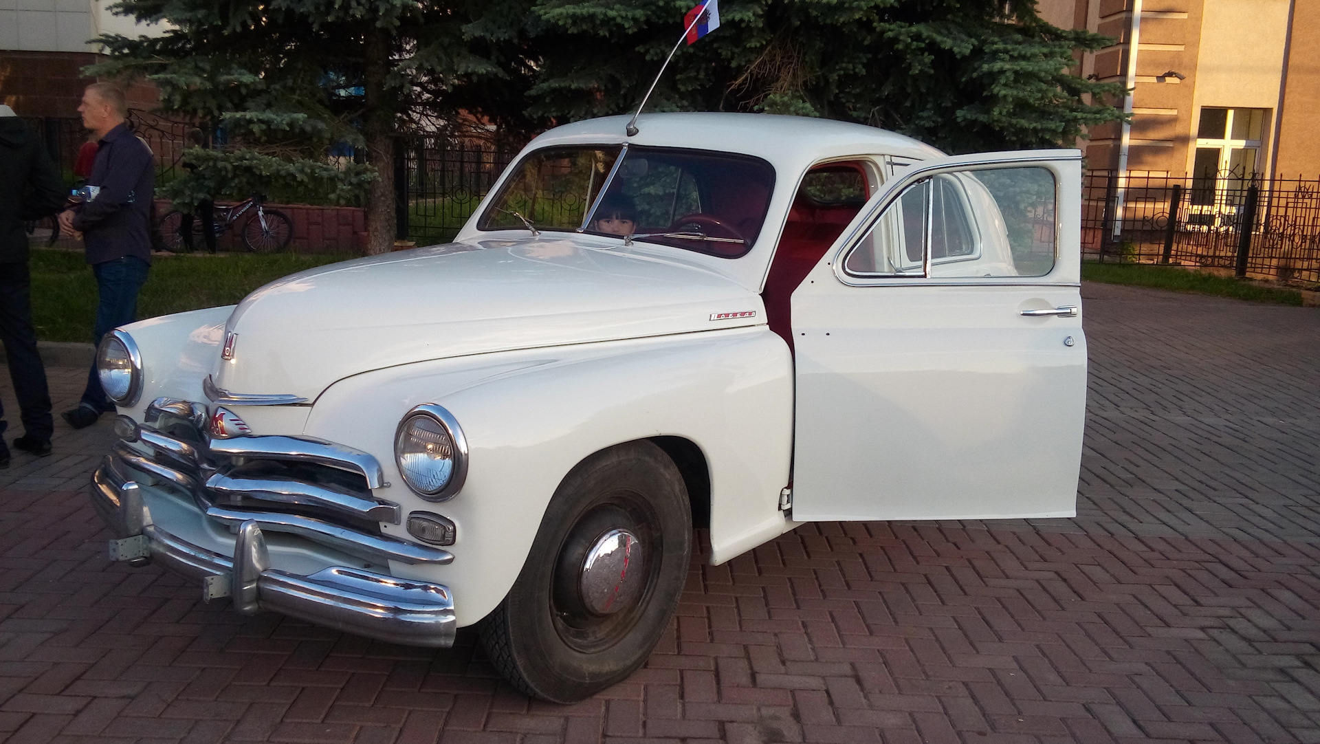 Победа автору. ГАЗ м20 победа красная. ГАЗ м20 белые. Gaz м20 победа 1963. ГАЗ 20 победа белая.