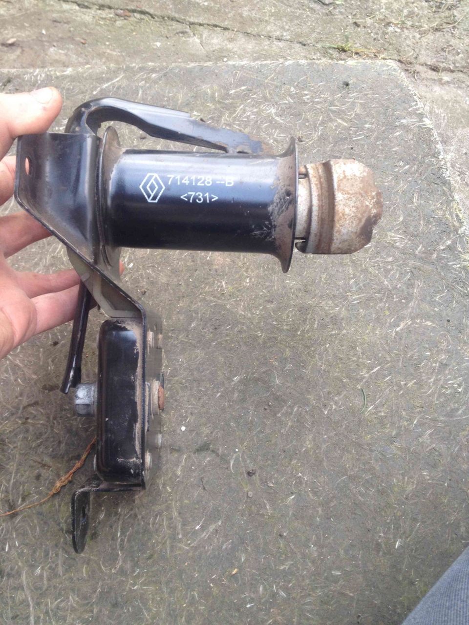 продаю оригинальную лебедку для запасного колеса (б/у) — Renault Grand ...