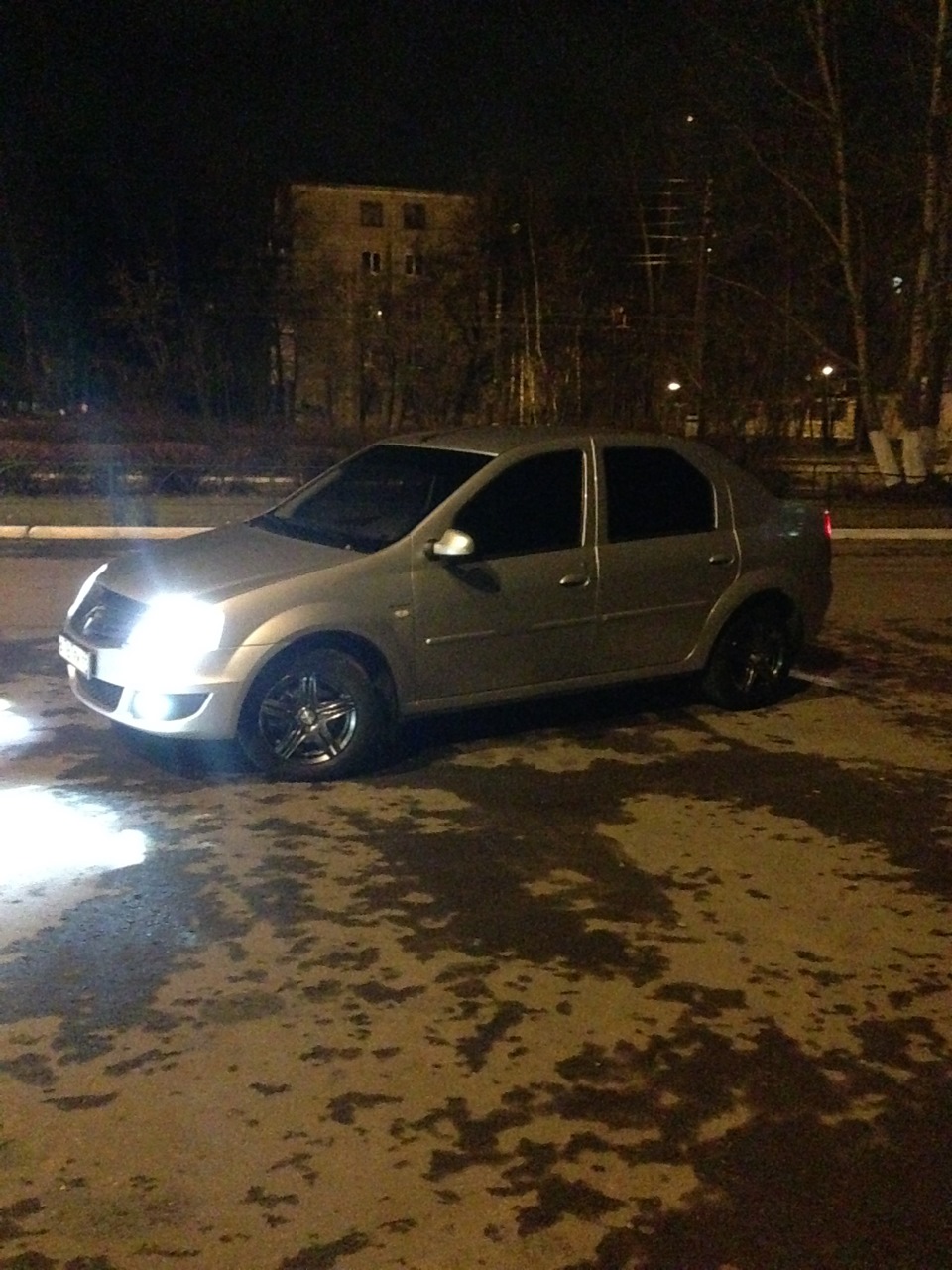 Фото в бортжурнале Renault Logan (1G)