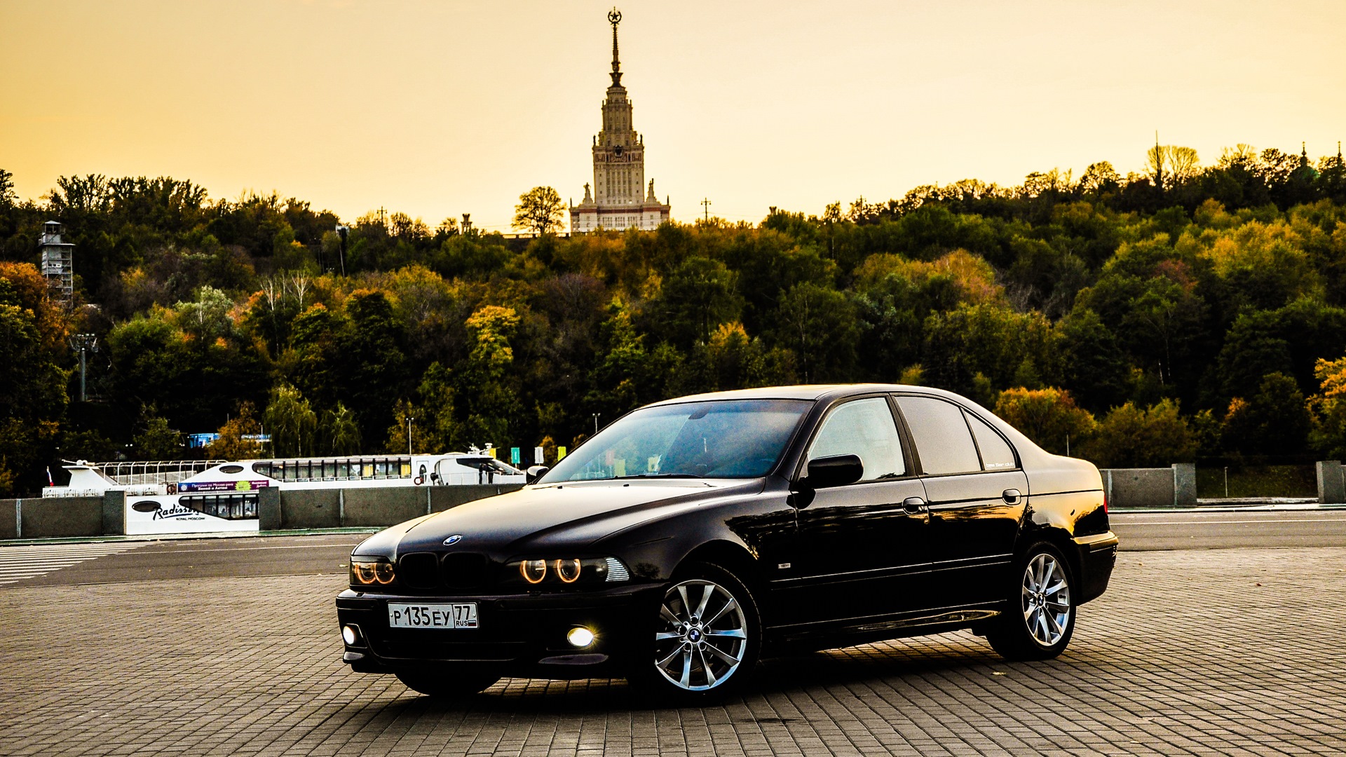 BMW 530ia.