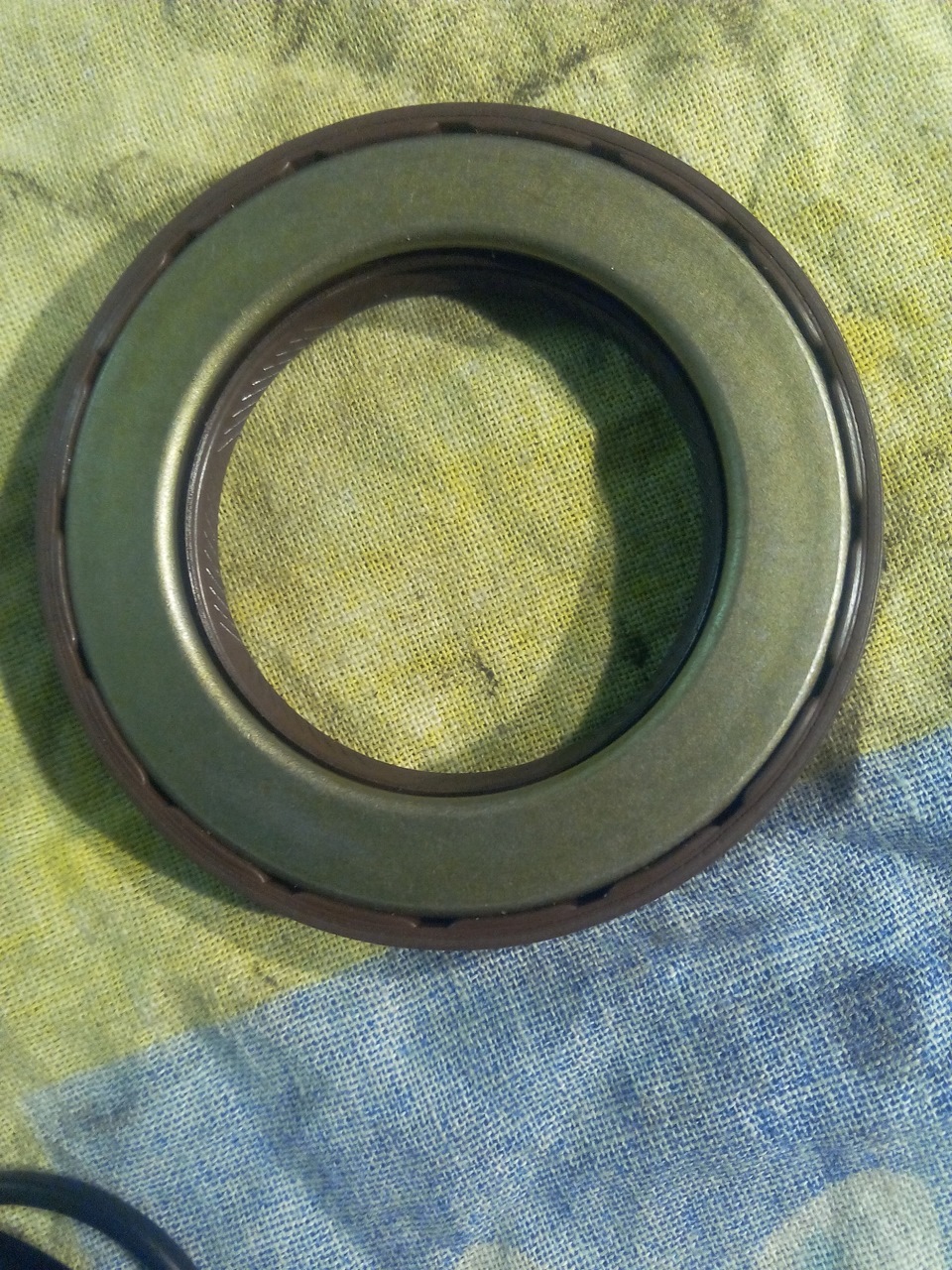 Nok xh0377-f0 сальник раздатки. Сальник привода вольво xc90. Сальник привода xc90. Сальник привода вольво s80. Сальник привода xc90.