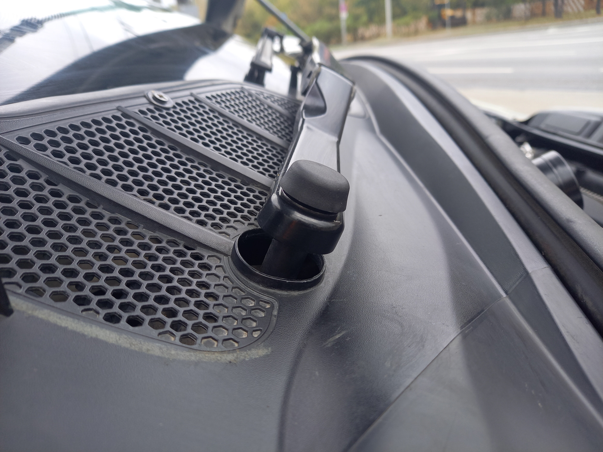 Колпачки на гайки щеток в Пежо 308 — Peugeot 308 (1G), 1,6 л, 2011 года ...