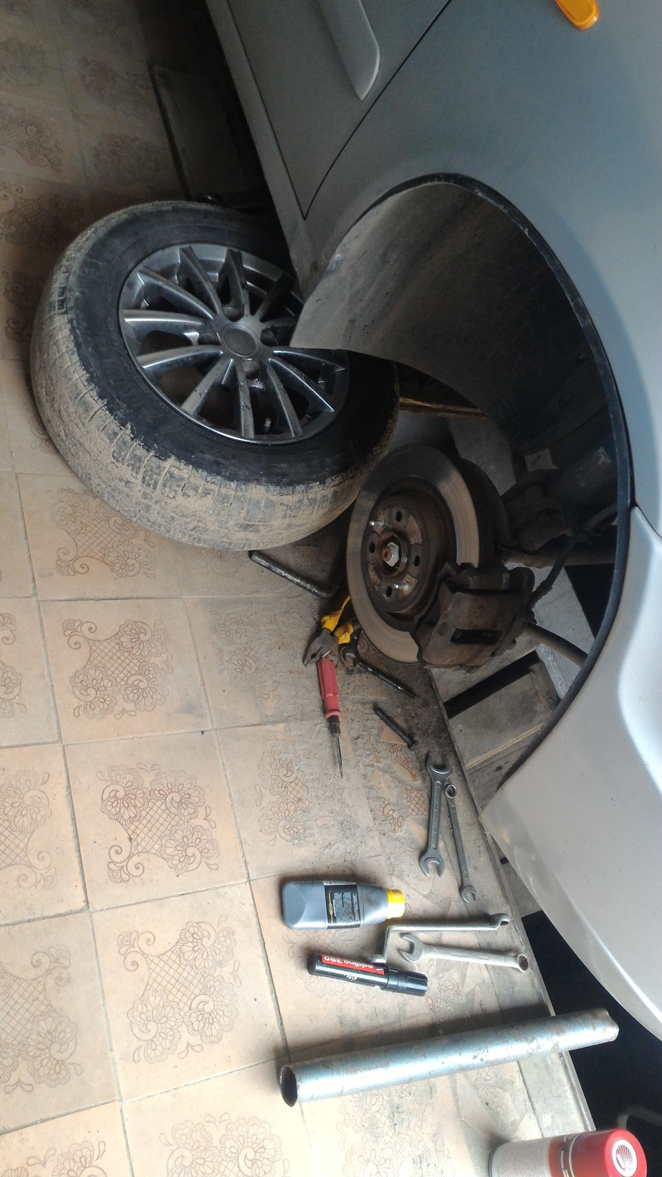 Замена шаровых, стоек стабилизатора и ромашек — Lada Калина Спорт (1G ...