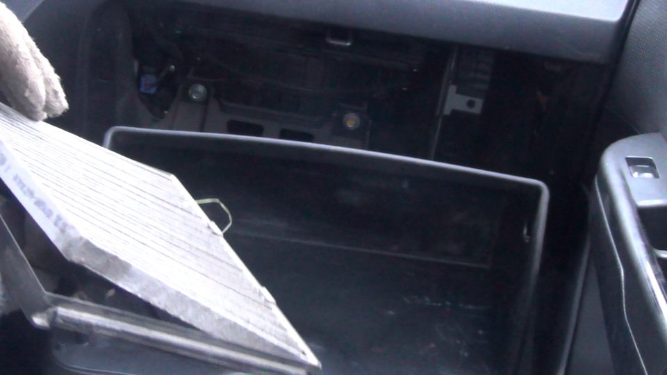 замена фильтр салона - KIA Rio (3G), 1,4 л, 2011 года расходники DRIVE2