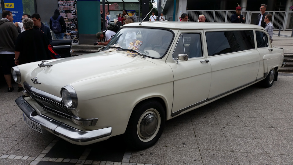 Лимузин Волга ГАЗ 21 — SEAT Leon (Mk III)