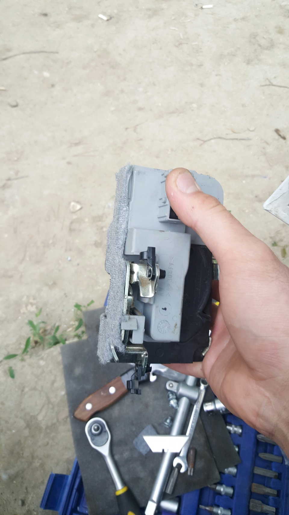 Лада гранта скрип в водительской двери — Lada Гранта, 1,6 л, 2015 года ...