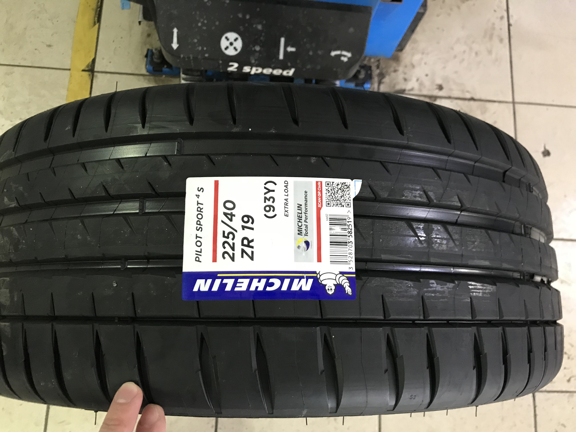 Мишлен пилот спорт 4s. 275 35 21 Michelin Pilot Sport 4s. Michelin Pilot Sport 4 s 275/35 r22. Michelin Pilot Sport 4 SUV, 255/40 r21. 275/35/22 104y Michelin Pilot Sport 4s.