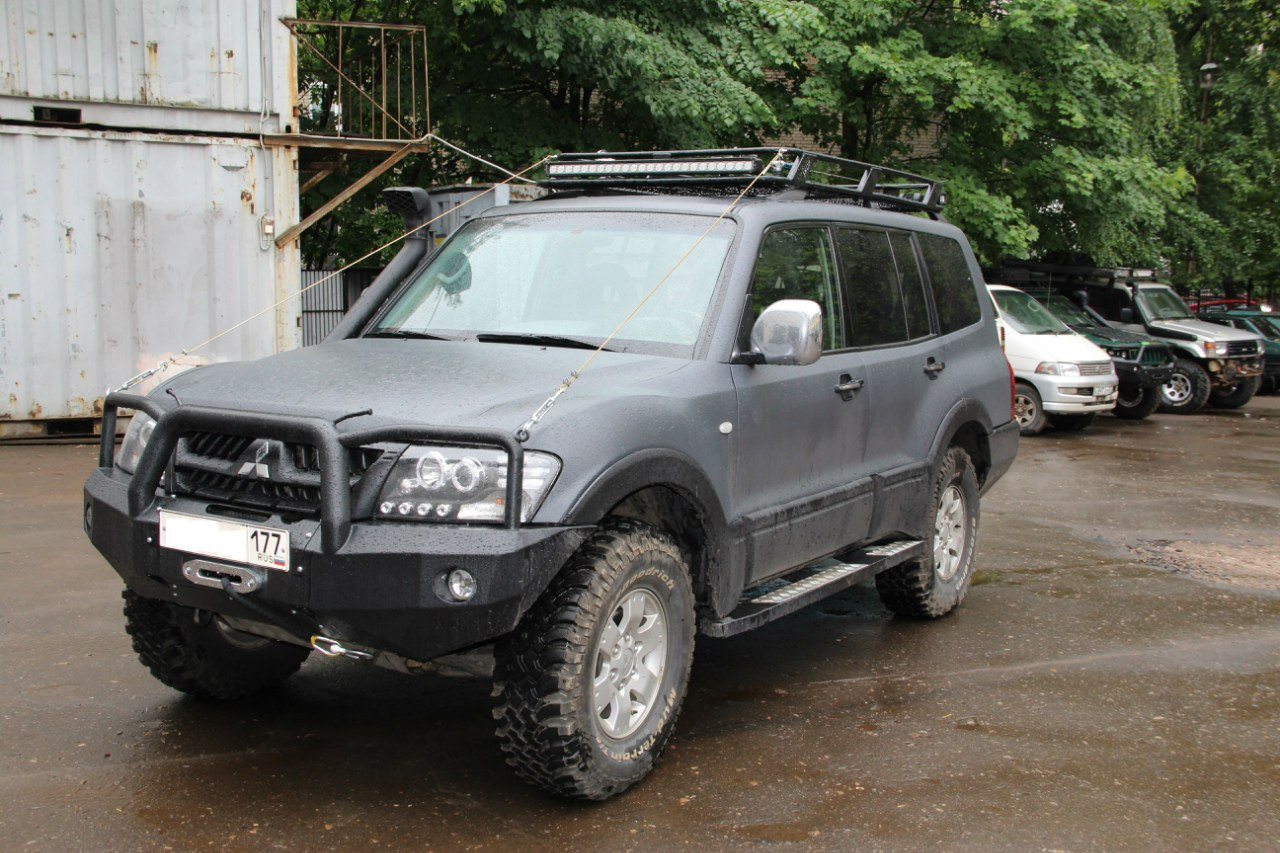 Паджеро 3 своими руками. Mitsubishi Pajero 3 Offroad Tuning. Митсубиси Паджеро 3 экспидиционник. Митсубиси Паджеро 4 на бездорожье. Мицубиси Паджеро 3 экспедиционник.