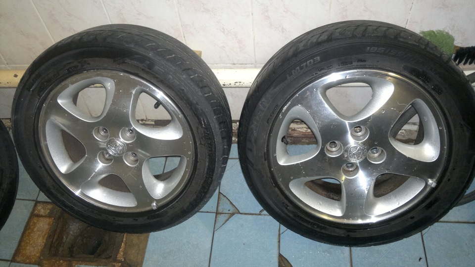 вот пришли колесики с япы с распила орингинал энкей. — Mazda Familia ...