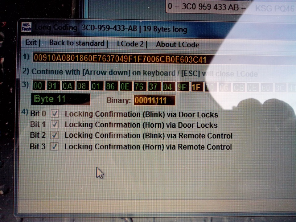 Фото в бортжурнале Volkswagen Passat B6. Запчасти на фото: 3C0959433AB, Q0017, 1049F