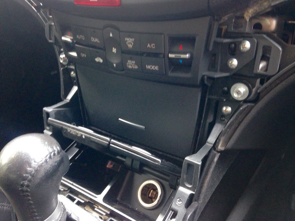 Убираем провисание бардачка - Honda Accord (7G), 2,4 л, 2007 года своими руками 